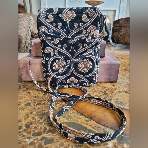 Vera Bradley Black and Gold Crossbody Bag - Picture 4 of 6